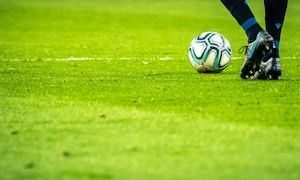 英超曼城2-1阿森纳 德布劳内世界波 足球比分