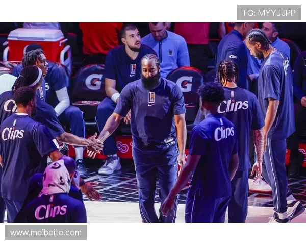 洛杉矶快船对阵强敌全场激战揭示球队新赛季潜力与挑战