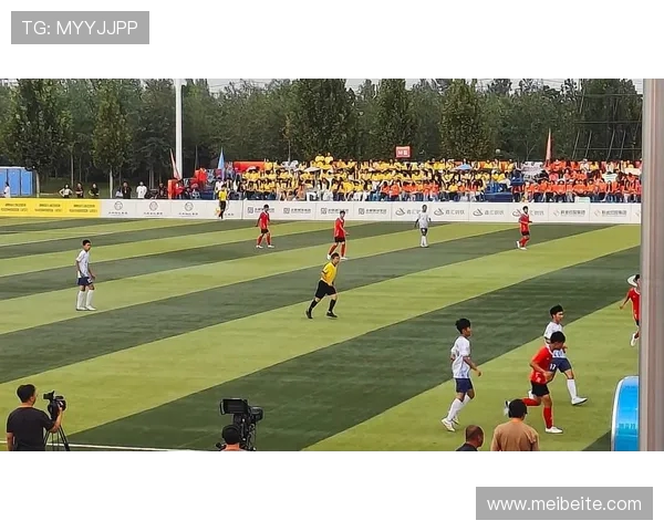 梅州客家队奋勇拼搏力争胜利 打造足球新风貌挑战强敌不容忽视